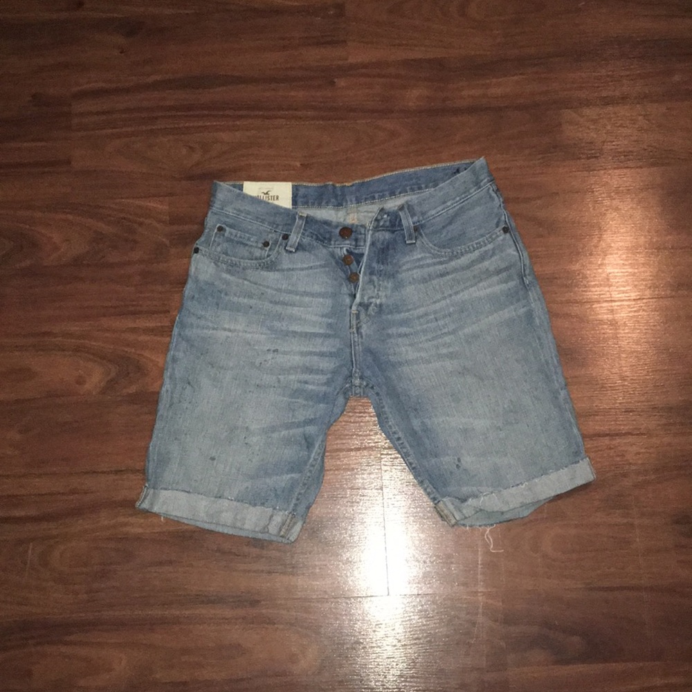 Hollister waist 31 light wash denim shorts
